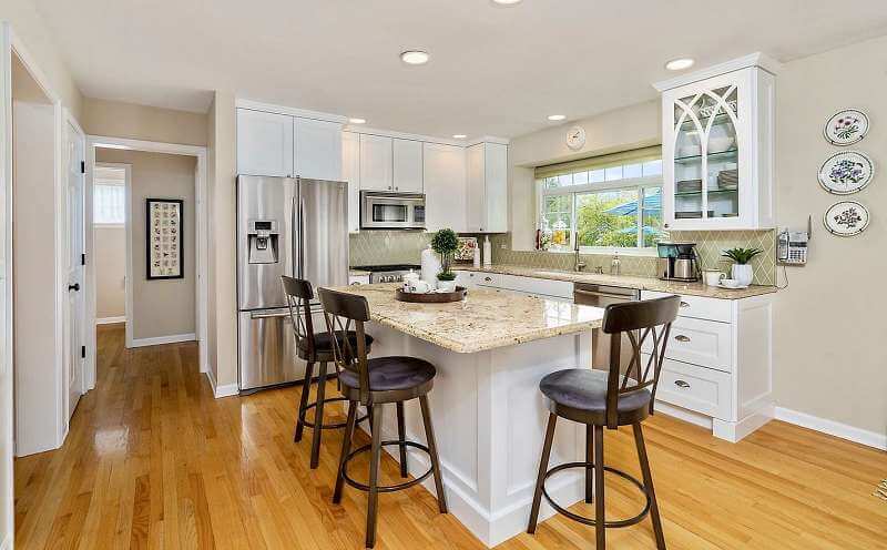 Kitchen Walls in Alluring White, SW 6343